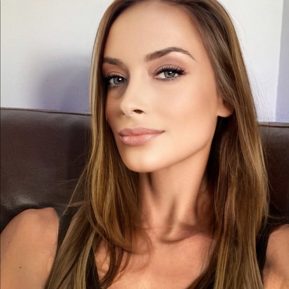 Meet your Posher, Jennifer - Picture 5 of 7